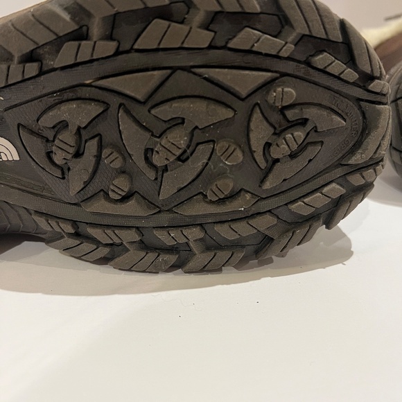 THE NORTH FACE Heat Seeker Winter Boots with Faux Fur Trim - Picture 9 of 10